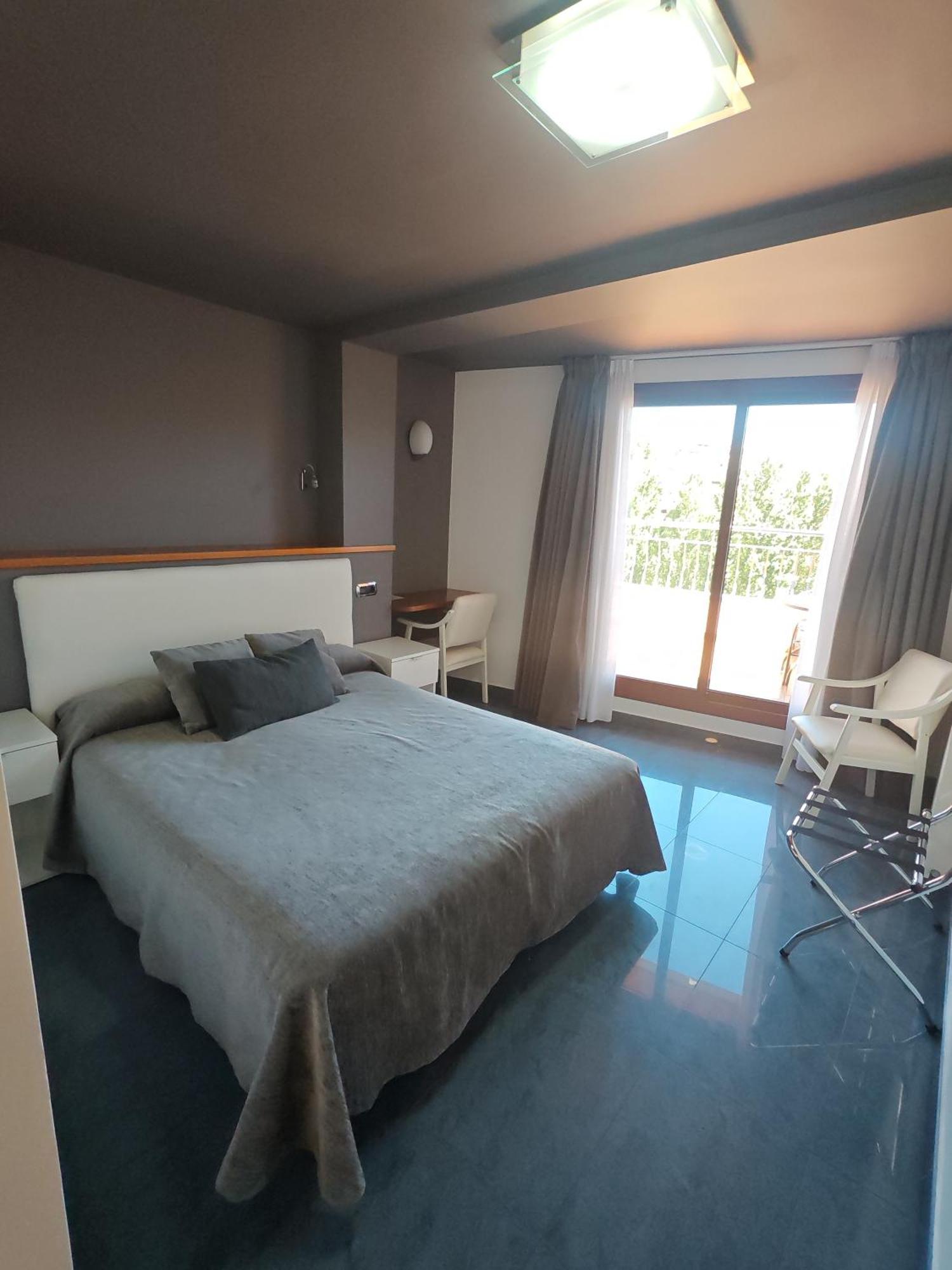 El Salt Hotel 2*